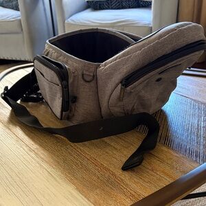 Tushbaby hip carrier